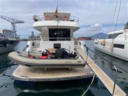 VZ - EXPLORER 76 - exteriors