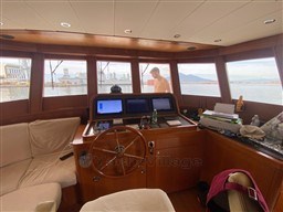 VZ - EXPLORER 76 - interiors