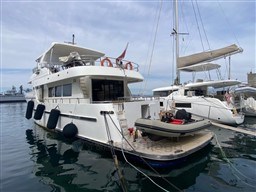 VZ - EXPLORER 76 - exteriors