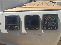 COMAR YACHTS - COMET 65s - electronic