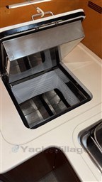 BENETEAU - CNB 64 - interiors