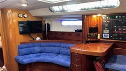 BENETEAU - CNB 64 - interiors