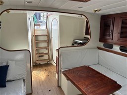 FIBERGLASS - ORCA 43 - interiors