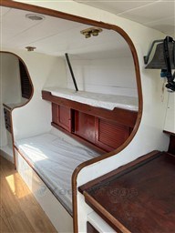 FIBERGLASS - ORCA 43 - interiors