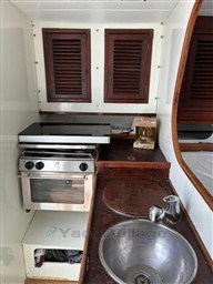 FIBERGLASS - ORCA 43 - interiors