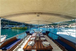 BROOKE - KATJA - exteriors