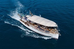 BROOKE - KATJA - exteriors