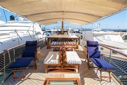 BROOKE - KATJA - exteriors