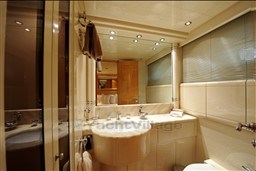 OVERMARINE MANGUSTA YACHTS - MANGUSTA 72 - interiors