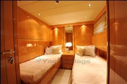 OVERMARINE MANGUSTA YACHTS - MANGUSTA 72 - interiors