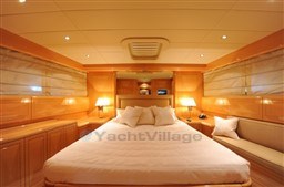 OVERMARINE MANGUSTA YACHTS - MANGUSTA 72 - interiors