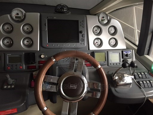 AZIMUT YACHTS - AZIMUT 43S - electronic