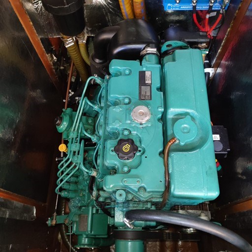 BAVARIA YACHTS - BAVARIA 42 CRUISER - motors