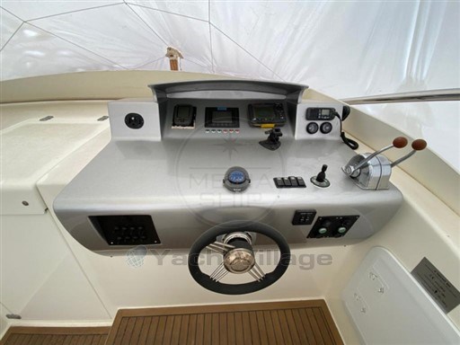 V YACHT - V40 - exteriors
