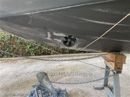 V YACHT - V40 - exteriors