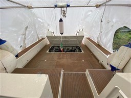 V YACHT - V40 - exteriors