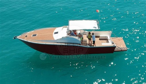 V YACHT - V40 - exteriors