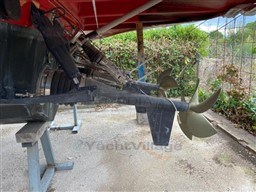 V YACHT - V40 - exteriors