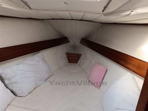 BENETEAU - FIRST 32.5 - interiors