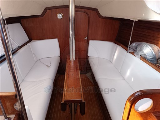 BENETEAU - FIRST 32.5 - interiors