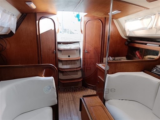 BENETEAU - FIRST 32.5 - interiors