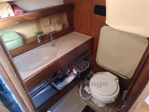 BENETEAU - FIRST 32.5 - interiors