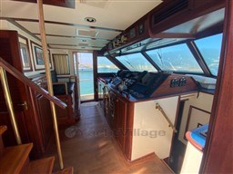 HATTERAS YACHTS - HATTERAS 70 - interiors