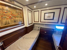 HATTERAS YACHTS - HATTERAS 70 - interiors
