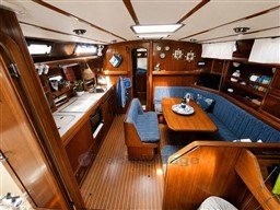 BAVARIA YACHTS - BAVARIA 42 - interiors