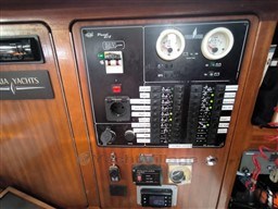 BAVARIA YACHTS - BAVARIA 42 CRUISER - electronic