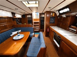 BAVARIA YACHTS - BAVARIA 42 - interiors