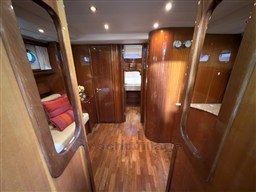 Cayman 40 - 10. dinette