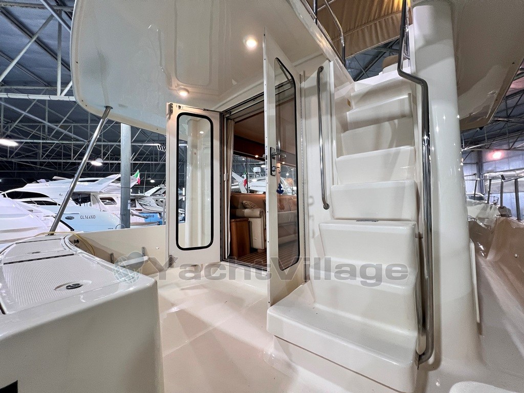 Mainship 34 10