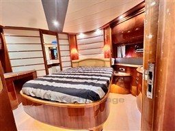 Cayman 62 - Armatoriale a prua