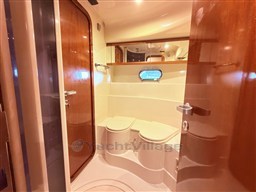 Ferretti 165-33-bagno ospiti