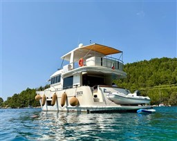 Cantieri Estensi 535 Maine in rada