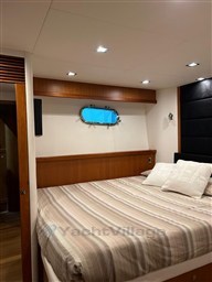 Sunseeker Manhattan 70 Cabina ospiti con letti uniti