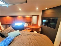 Sunseeker Manhattan 70 Vip a prua