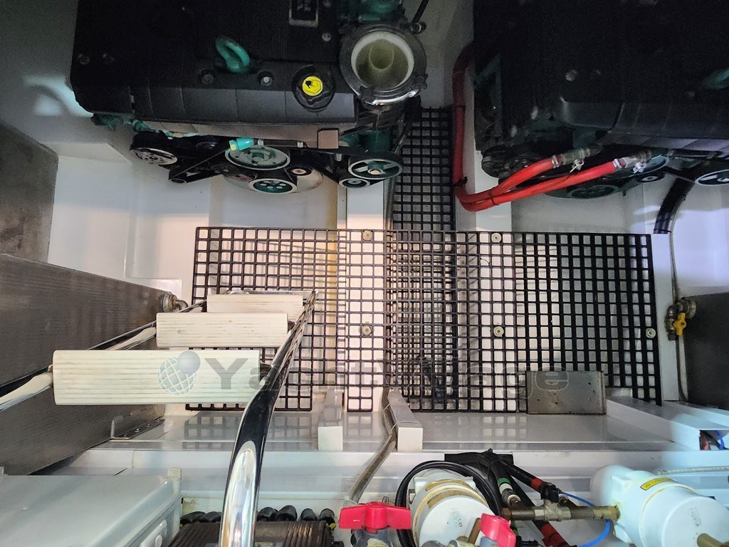 Sealine SC 35 Ingresso in sala macchine