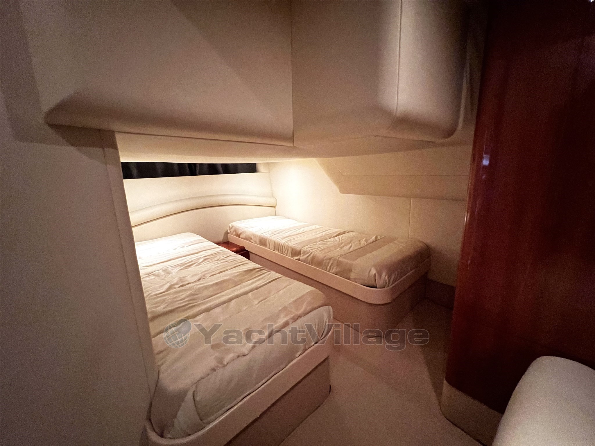 Princess V42 Cabina ospitia poppa 