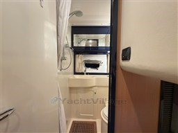 Sarnico 43 .40.bagno ospiti.