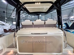 Invictus 370 GT Cucina esterna chiusa