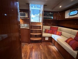 Cayman 40 - 19.dinette