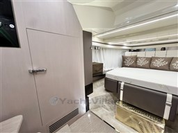 Invictus 370 GT Cabina di prua