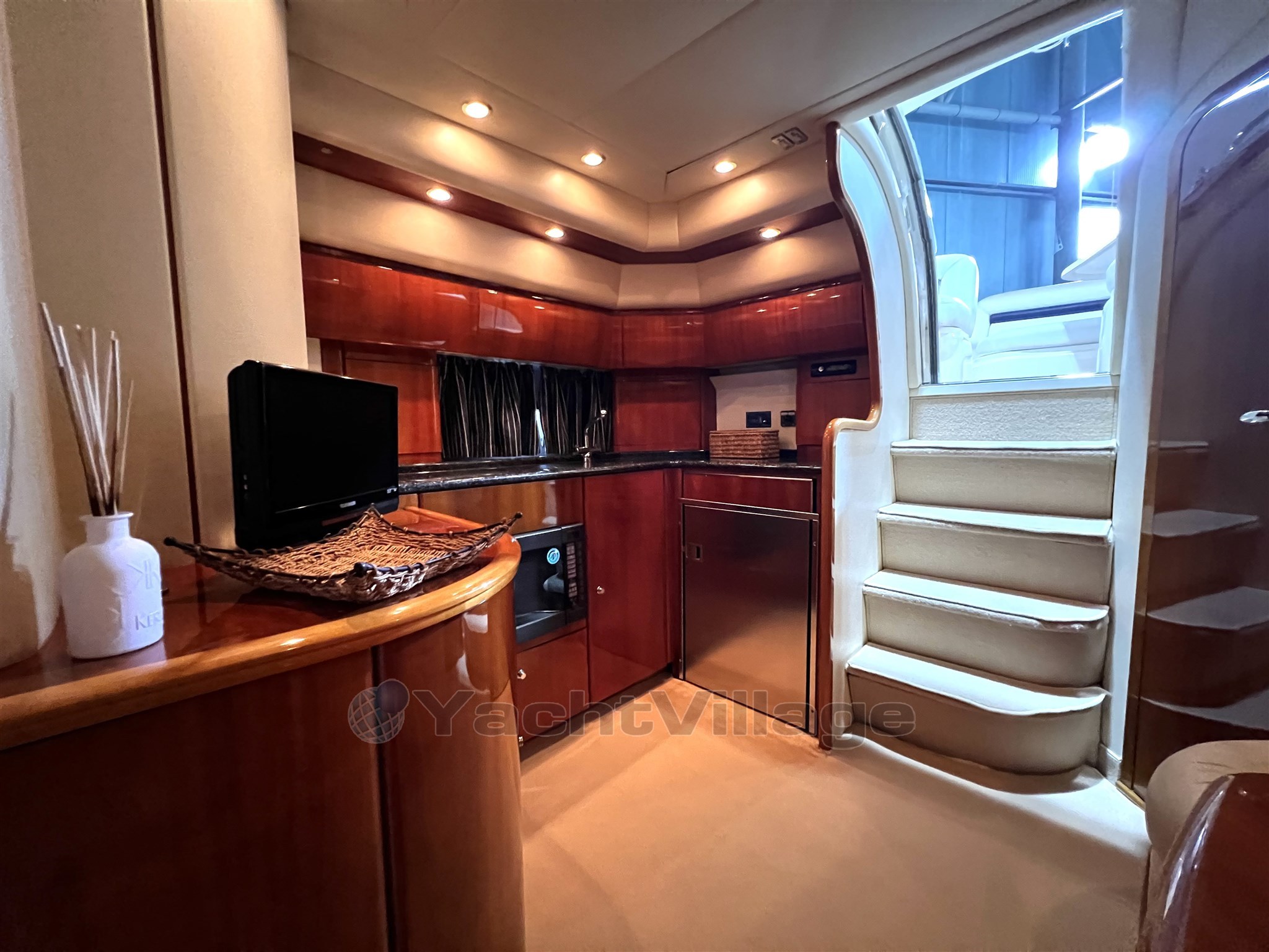 Princess V42
