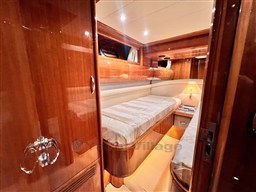 Cayman 62 Cab. ospiti sx