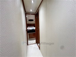 Aicon 56 S Corridoio Zona notte verso prua