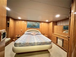 Piantoni 63 cabina armatoriale a centro barca 