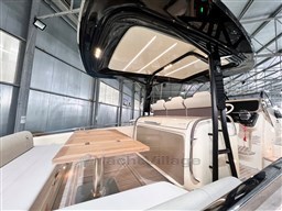 Invictus 370 GT