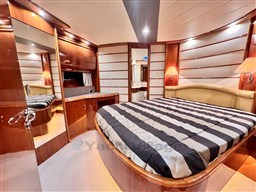 Cayman 62 - Armatoriale a prua